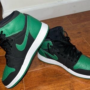 Jordan 1 Retro High pine green
